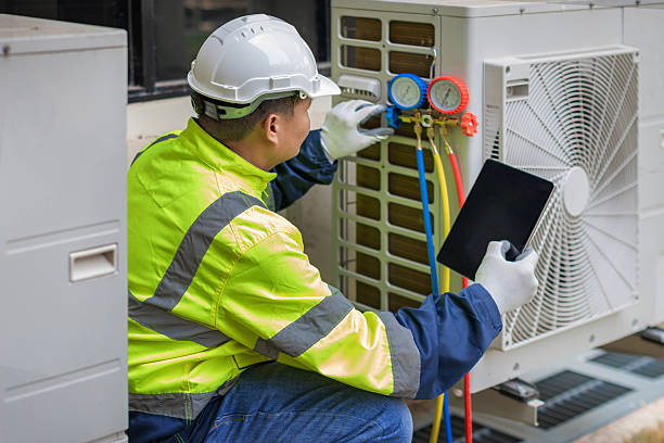 Professional Hvac technician working in Newport, MI